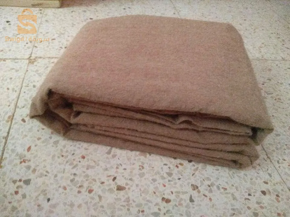 قطعة من قشابية وبر عقيقة