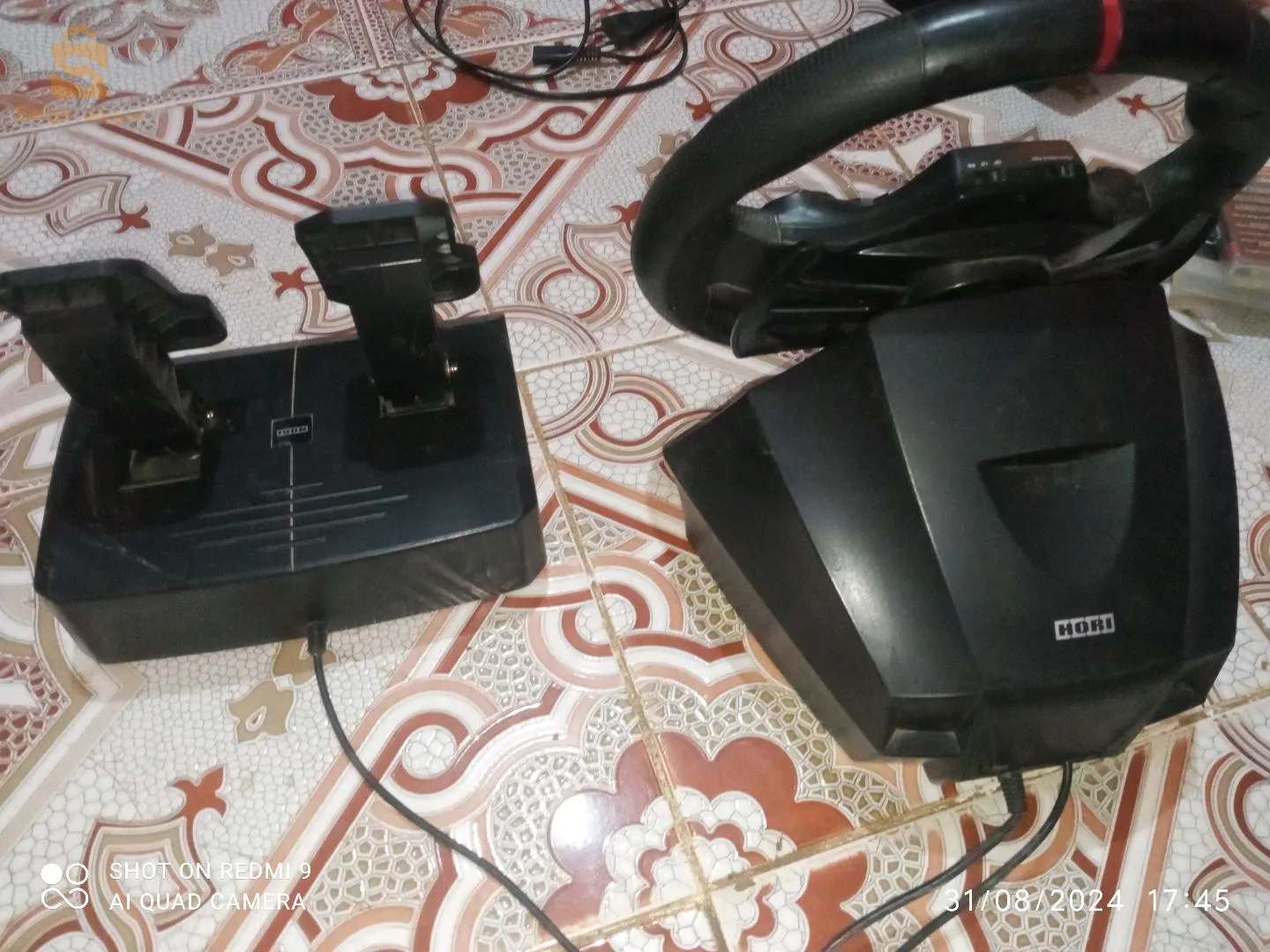 PS4 slim and leash Hori rwa