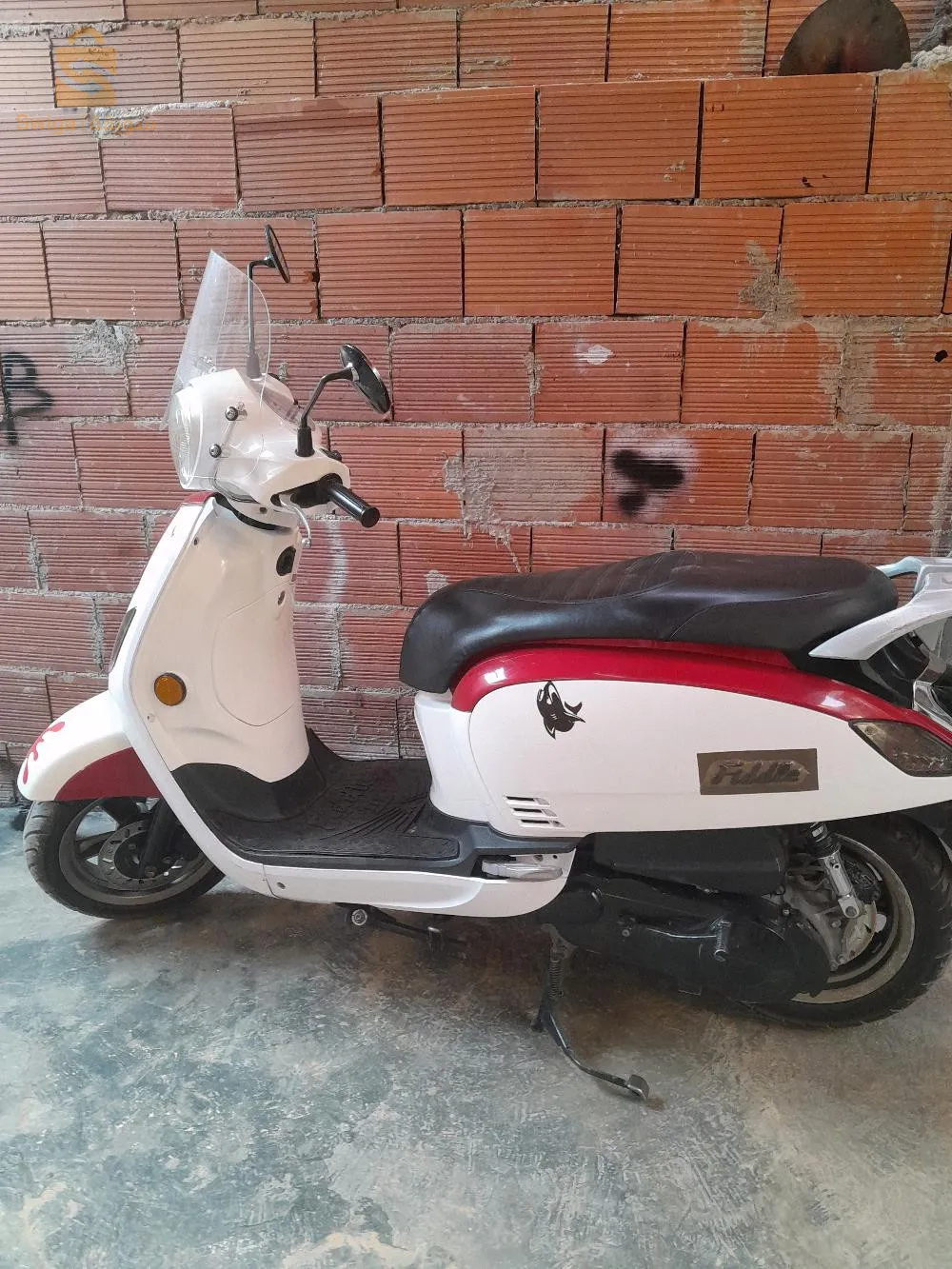 دراجة نارية للبيع