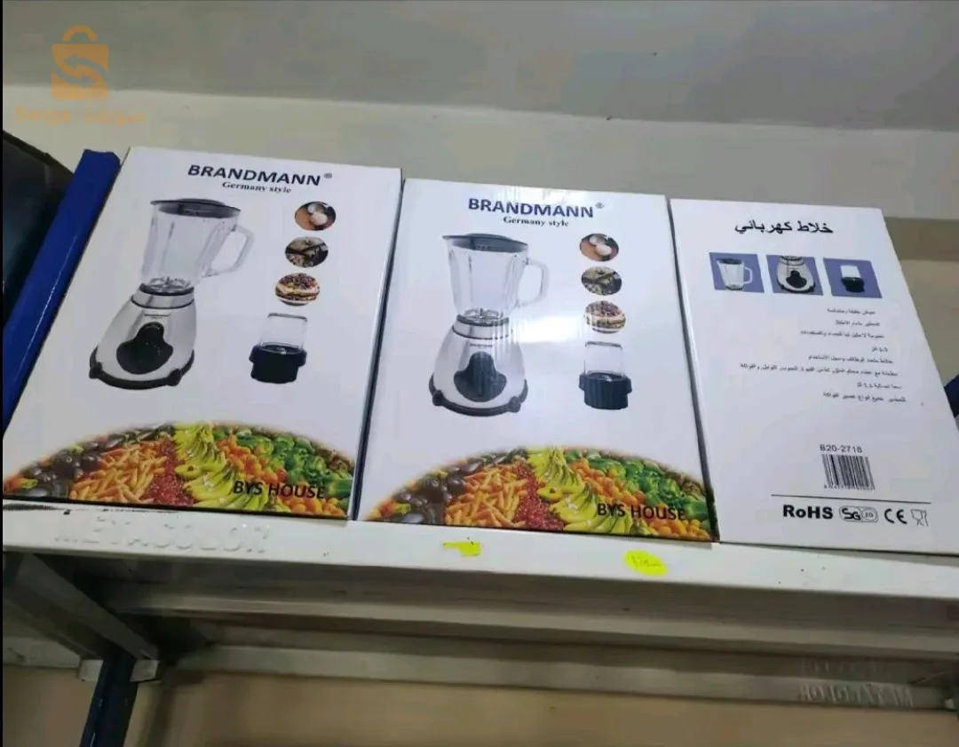 خلاط كهربائي تشري واحد تدي معاه واحد بونيس في زوج تاع زجاج