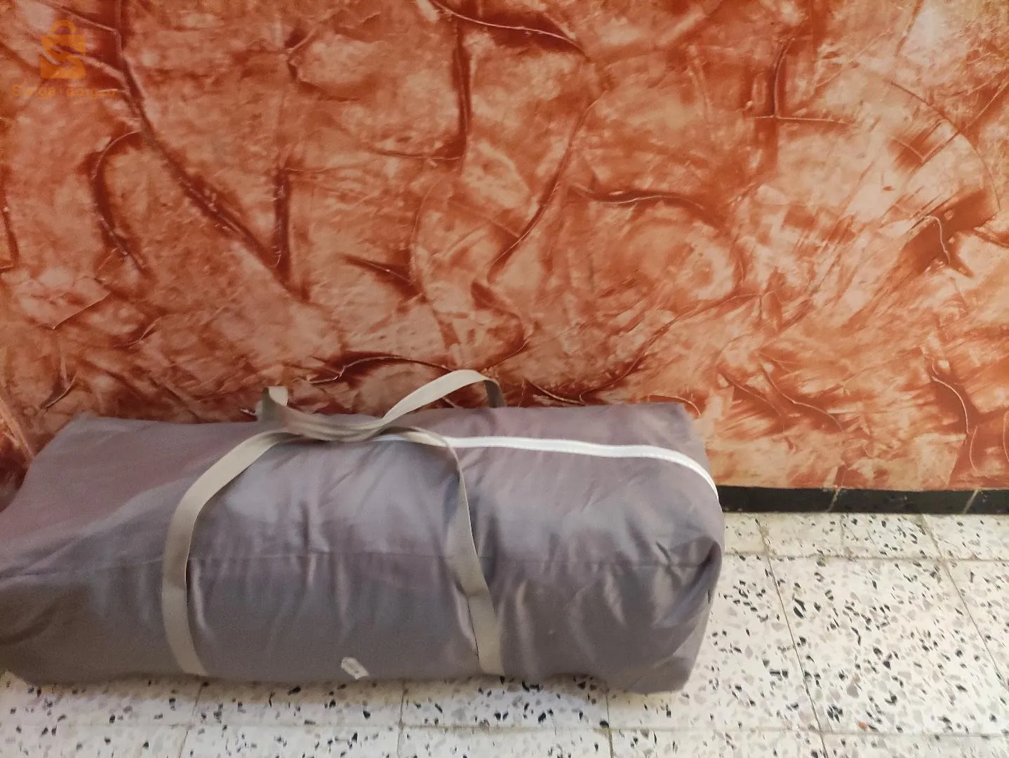 lit bébé avec moustiquaire