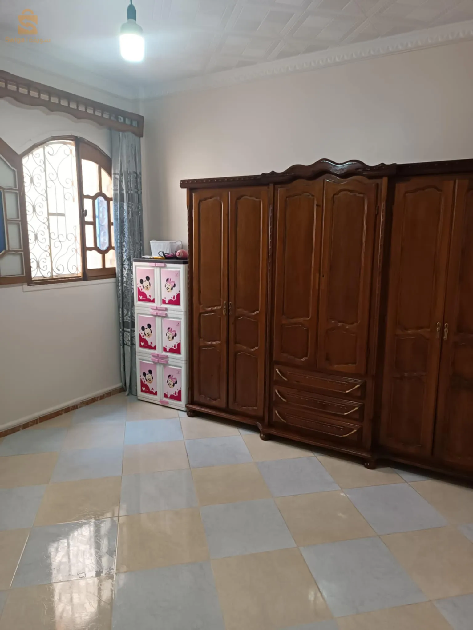 متوفر خزان ماء سعة 2500 لتر كهرباء غاز