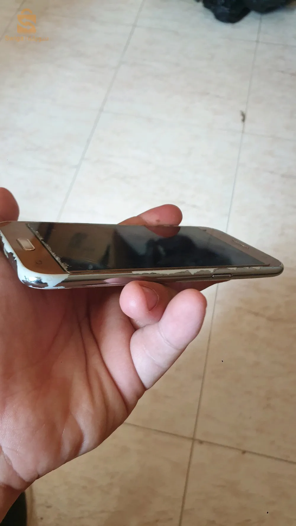 samsung galaxy j2 maeche bien stockage 8gb ram 1gb bettrie très bonne