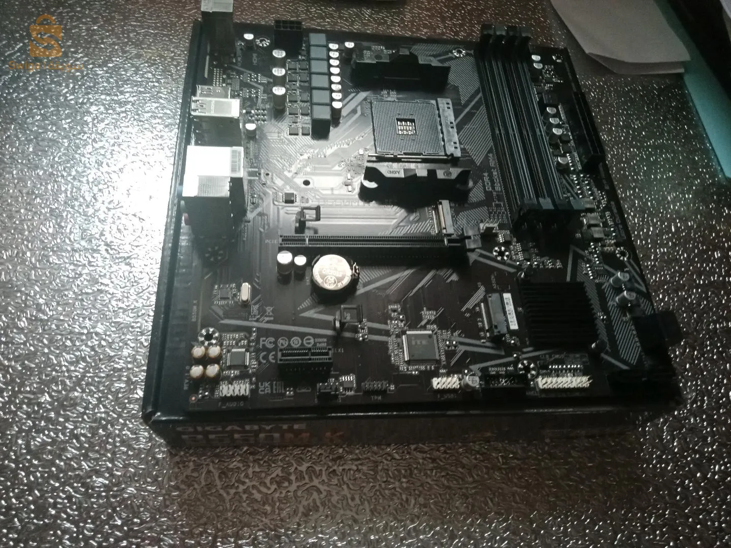 Carte mère GIGABYTE B550M K Platforme AM4