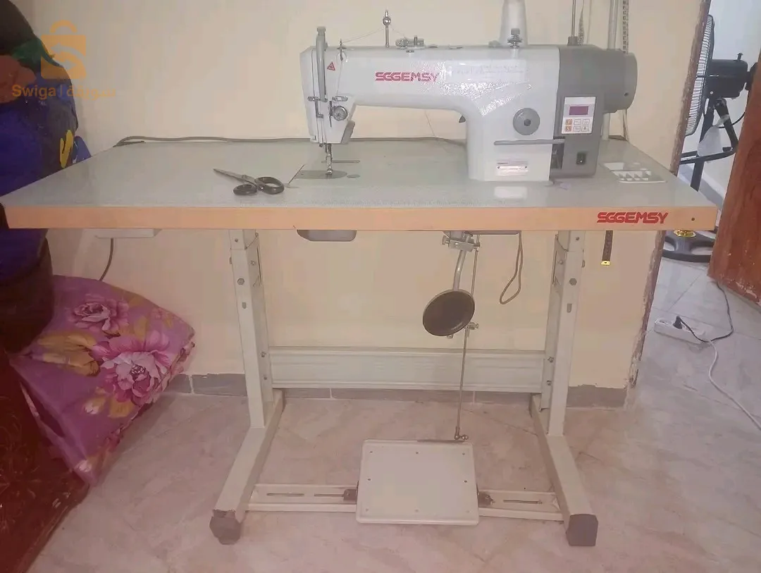 مكينة خياطة