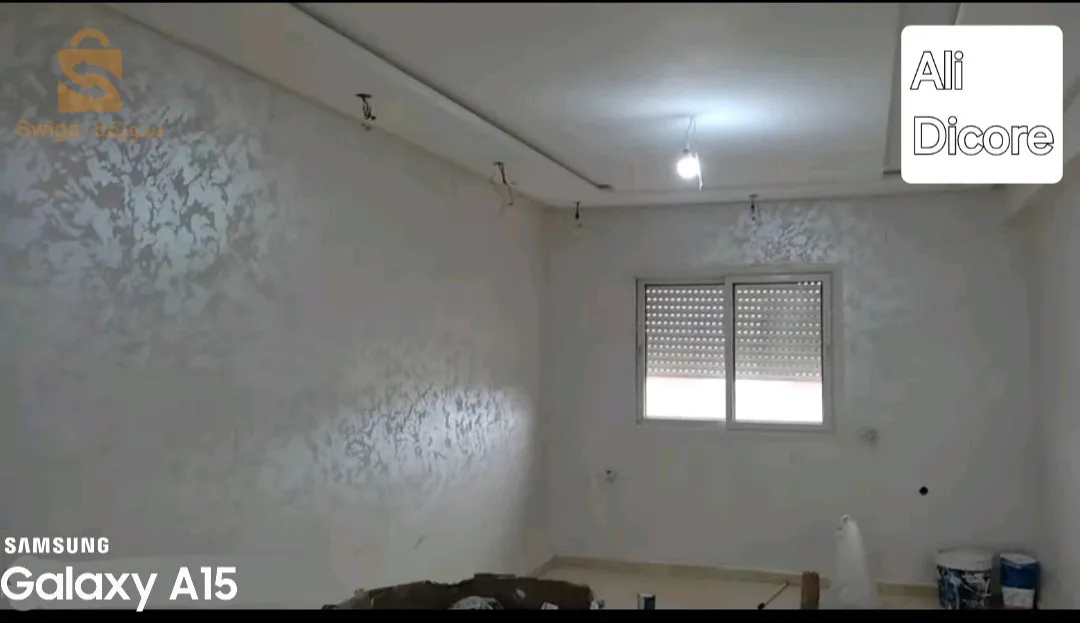 عامل صباغة وديكور منازل