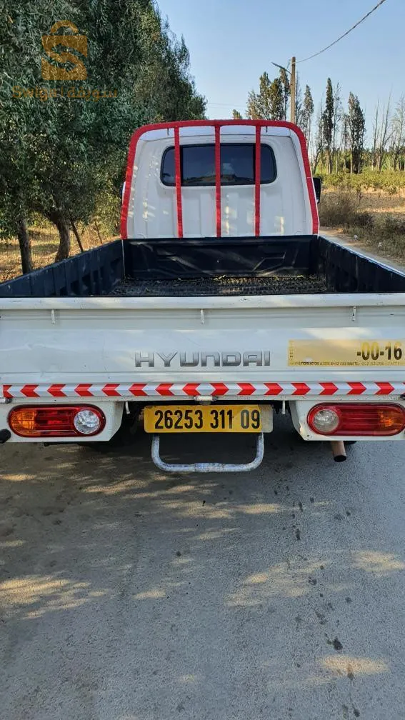 هيونداي H100 2011.  
ماشي 24700 
الموتور 10/10 
الباطا 10/10 
السبيغة فيه مونطو كوتي شوفار علا برا هادا واش كاين. 
الصالو 10/10 
كاميو لاتوت مجمول الله يبارك  
النيميرو راهو معا التصاور عيط لمولاه متبعتليش 
وشكرا