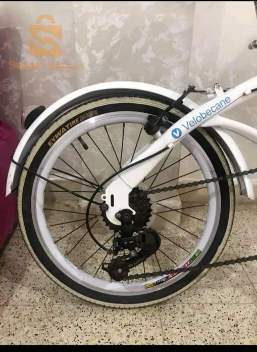 Vélo blanc très bon état (Velobecane) !!!!!!avec un prix simple !!!!!!!