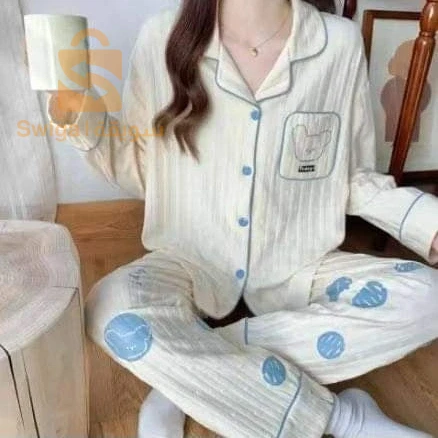 ملابس نسائية