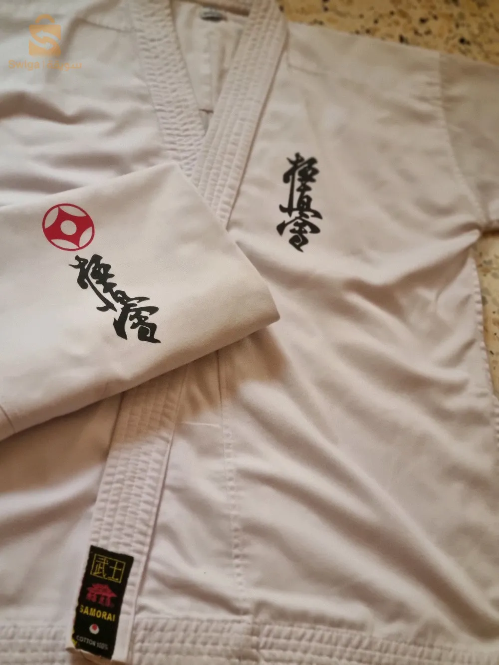 *Kimono SAMORAI T: 3
*Kimono MATSURU (triko bark) T: 150cm
*Protège tibia PETRA T: M