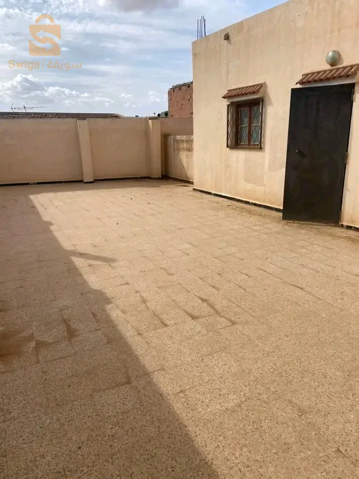 كاين سكن في الرمان القديم 135متر مع كل الوثائق. المهتم يتصل 0667982250 🤗