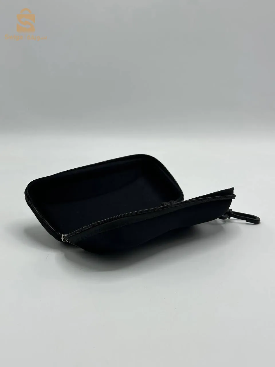 نظارة شمسية من فيرساتشي + حقيبة مجانية