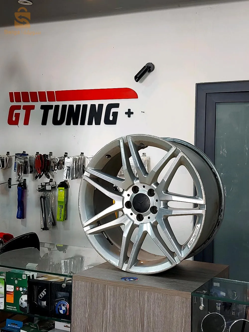 عجلات سيارة