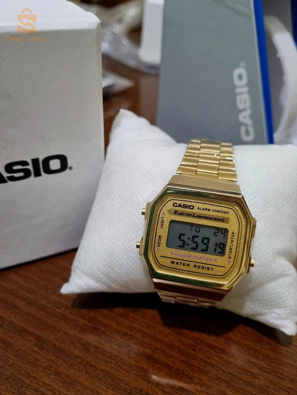 ساعات casio بلونين فضي وذهبي