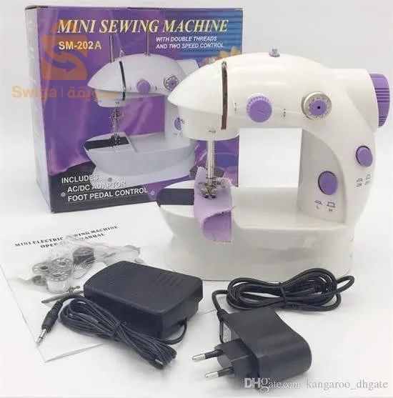 Machine à coudre Il est de nouveau arrivé pour tous ceux qui l'attendentLa mini machine à coudre électrique... pour les voyages et les utilisations rapides... elle fonctionne avec un adaptateur électrique/ou des piles... elle est équipée d'une ampoule... elle peut fonctionner automatiquement en continu ou utiliser un pied presseur. .. un embout aiguille + 6 rouleaux métalliques pour... Enrouler le fil dessus... en sécurité dans une boîte robuste...Machine à coudre "SM 202A"✅ La machine pratique est de petite taille ✅ Il contient un double fil qui donne une double vitesse✅ Cela fonctionne à la main ou au pied✅ Deux vitesses différentes fonctionnant sur 6 volts✅ Il est livré avec une pédale, un adaptateur secteur et un sac✅ Éclairage intégré pour une vision plus claire✅ Il est doté de rouleaux métalliques et