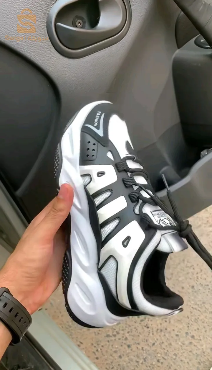 tres belle chaussures venue de france état neuve jamais utilisée , se porte avec tous les outfites