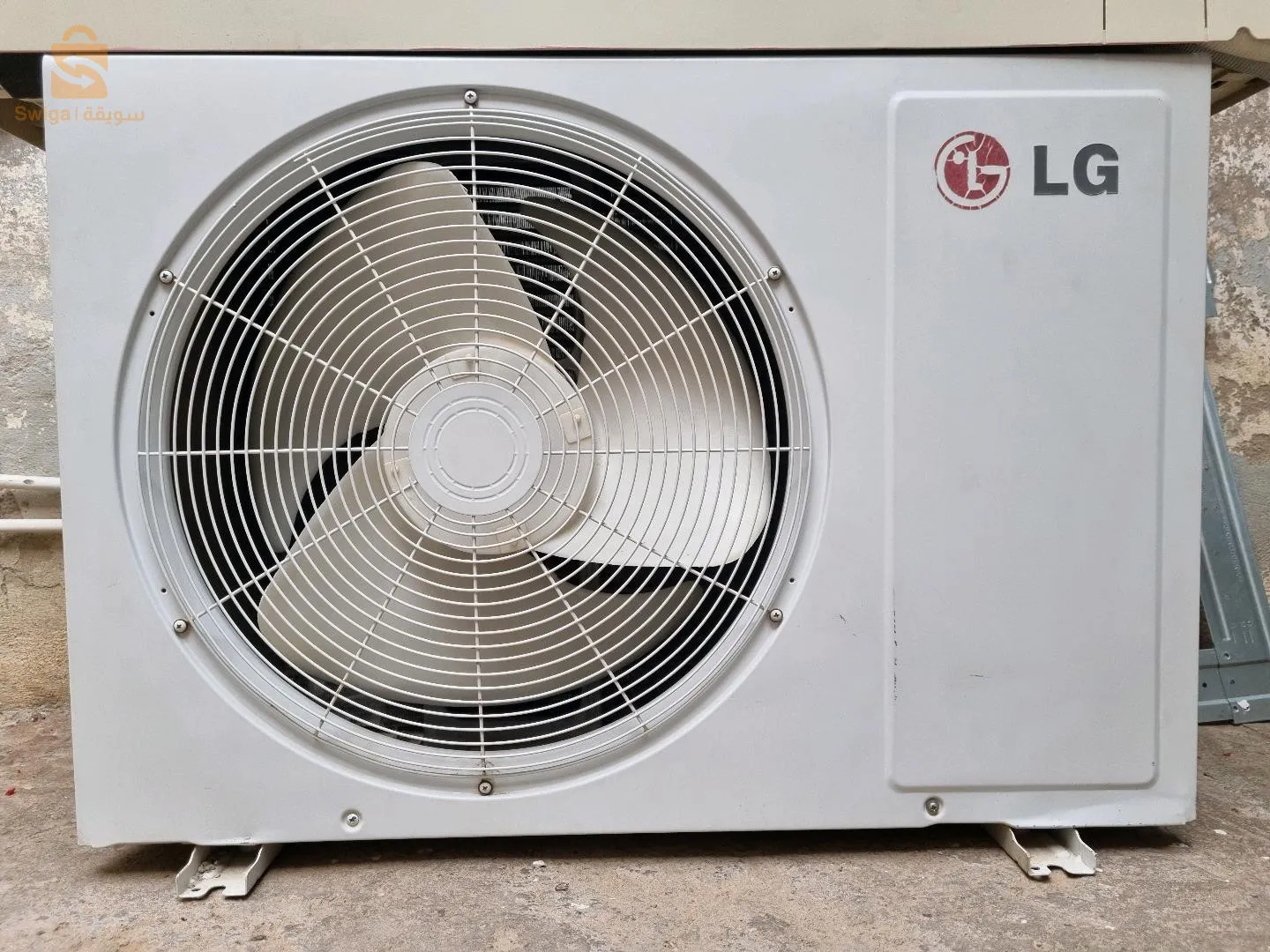 مكيف الهواء من نوع LG 1800