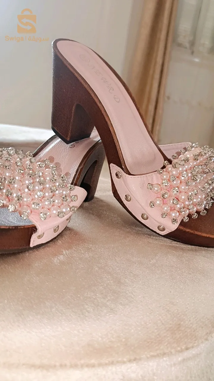 Un ensemble de bain nuptial de 12 pièces,