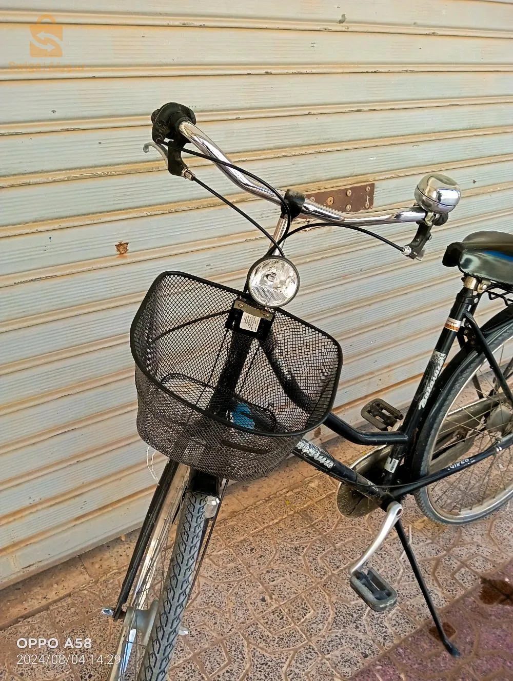 A French bike, everything is original, I have not changed a thing since I bought it. It is a classic, its length is 32, and this is a small amount, and its tires are not like the tires of the Rogerinja Bohabi bikes from France.