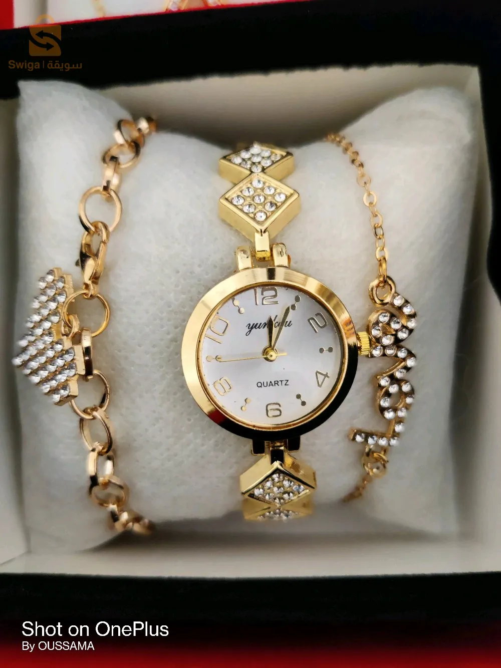 Women's watch two bracelets