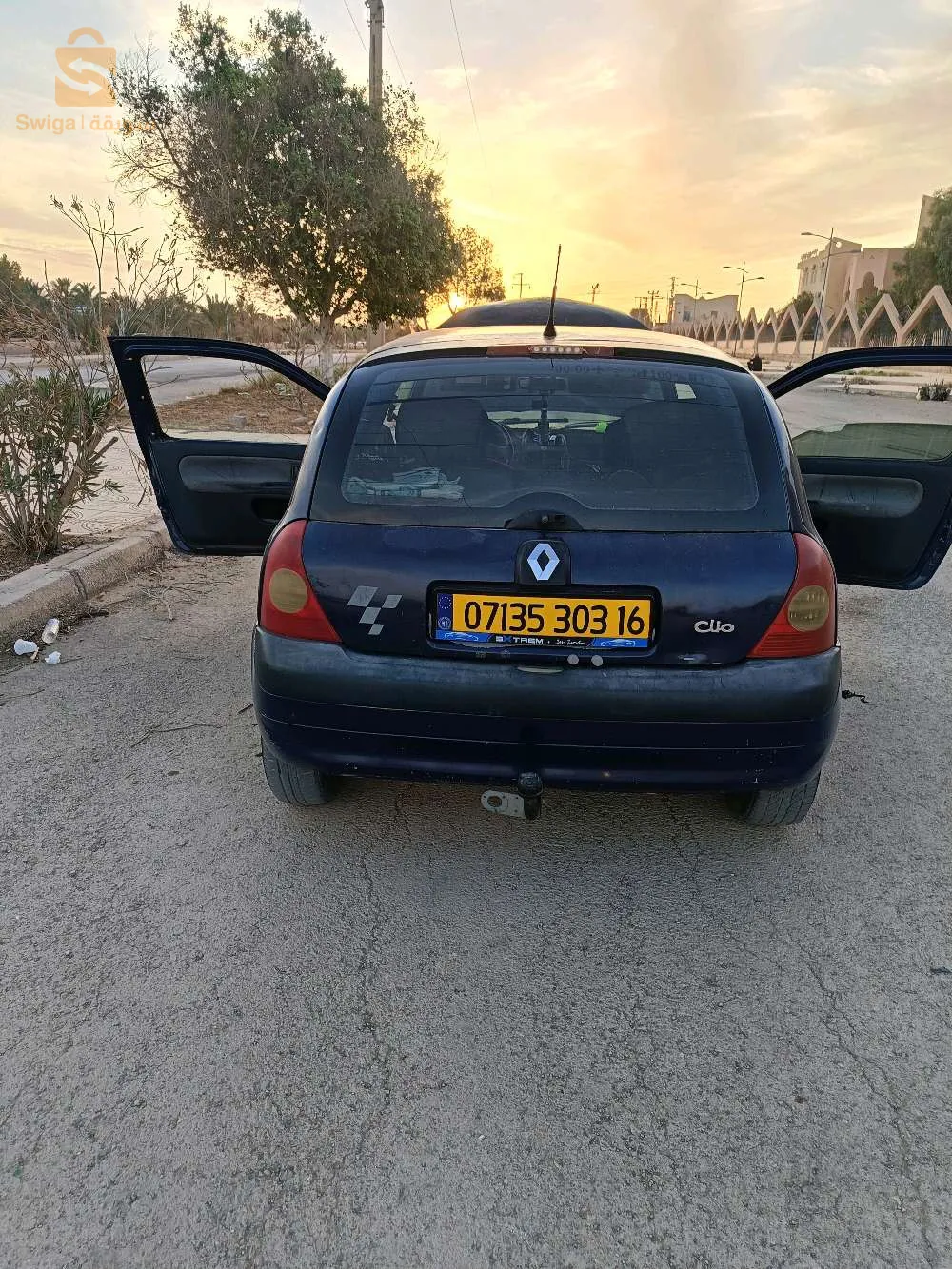 صبيغة فيها لال وكمية في باب شوفار..فيها الكابو رجع على السطح مدريسي 
لاسيستي الكتريك رايحة لازم تتعاود 
جوانسبي جيهة قولا موتار يتعاود 
خصها بنو ورودسوكور 
متنقص متسخن متفور.