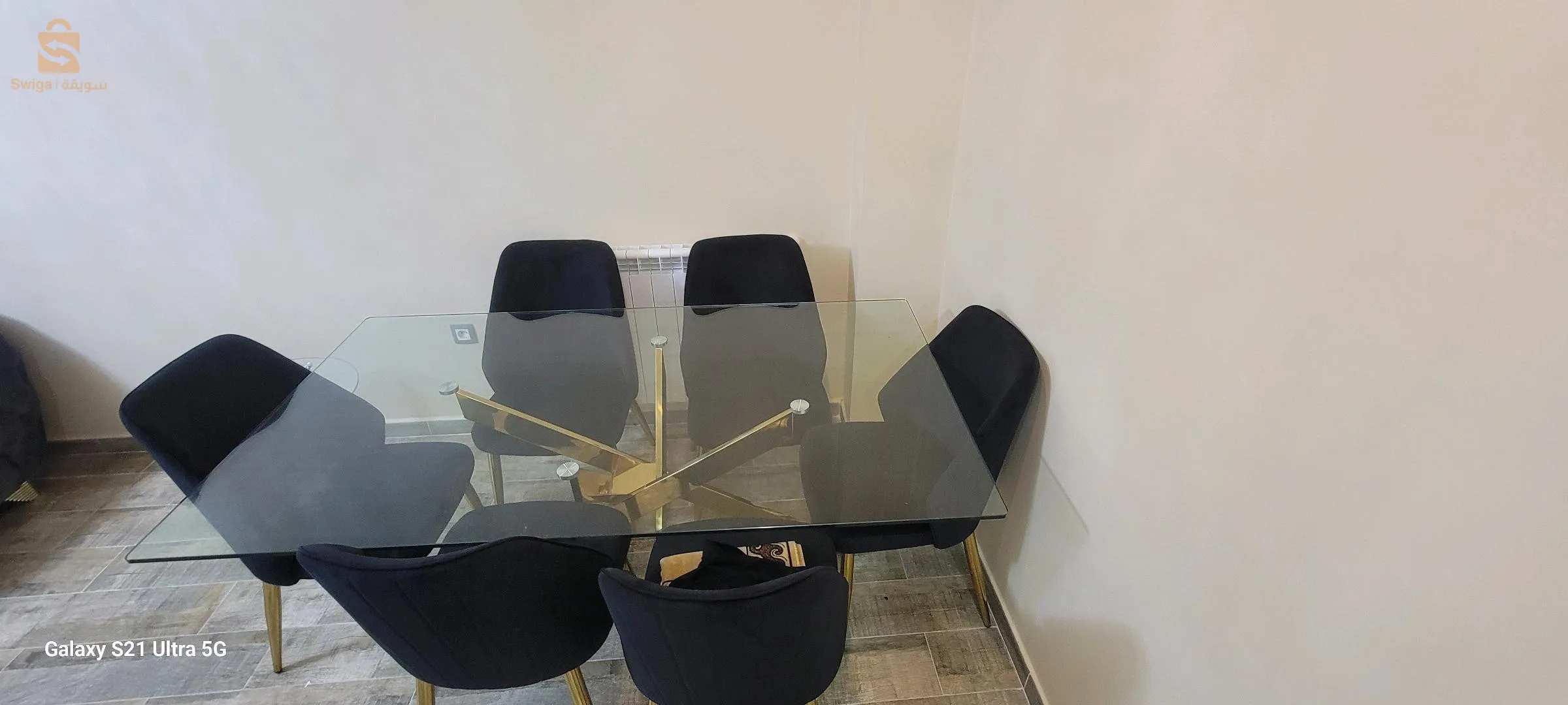 طاولة طعام مع 6 كراسي