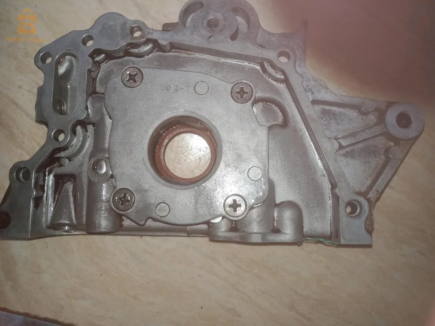 مضخة زيت اصلية مستعملة اتوس 2 نحيتها من متور كانت تمشي عادي