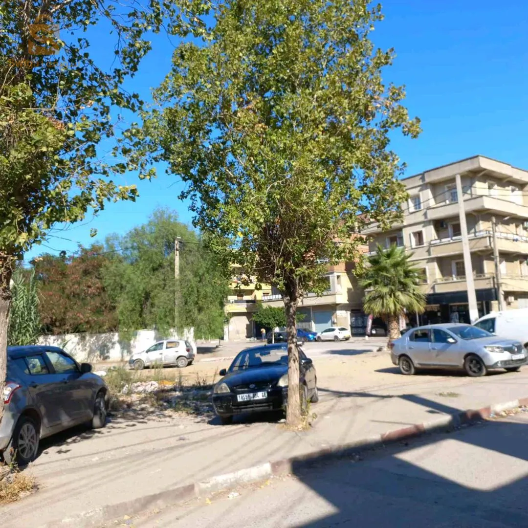 بيع قطعة ارض تجارية في براقي