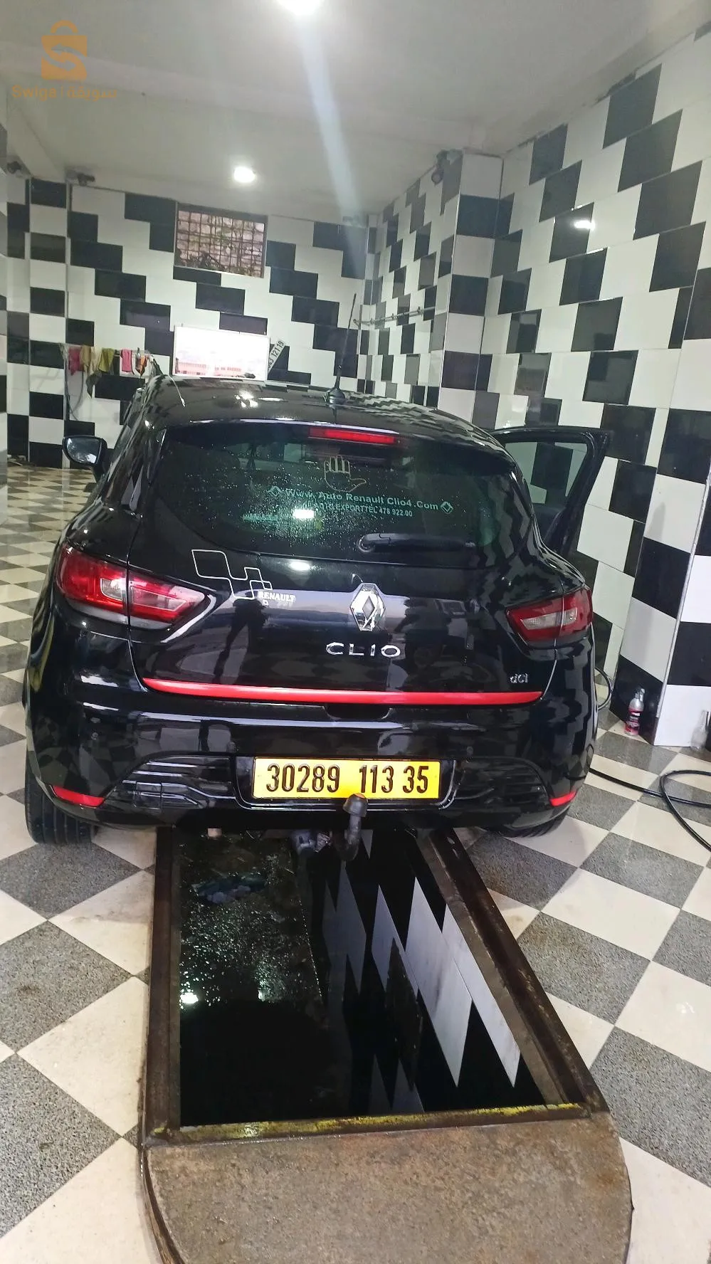 une très belle clio4 fiha raccord f bab arrière côte tt