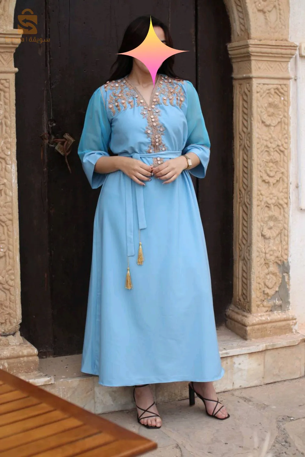 جبة الامازيغية
مع حزام هدية مع الجبة  
طرز حرير فالحر  
نوع القماش كريب برادا جودة عالية 
 
المقاسات المتوفرة:  
38/40/42/42/44/46/48/50  
La robe berbère  pour toutes vos occasions 
Avec el 7ezam 
Tailles : 38/40/42/44/46/48/50 
Couleurs : 8 couleurs 
Tissu : crêpe brada premier choix 
 
ملاحظة :  
اولا: الاكسسوارات و البروشات و الصاك ليس مع الجبة - تباع الحبةمع حزامها سانبل فقط-  
ثانيا: اكتبي لنا اللون المختار + المقاس  
الطلبيات تجهز حسب الطلب، مدة التوصيل   
من 3 أيام إلى أسبوع من الورشة مباشرة 
 
الالوان هي :   
الاخضر - Vert  
وردي فاتح -   Rose clair 
وردي فوشيا - Rose fuchsia 
الأبيض - Blanc  
بنفسجي - Move  
أسود - Noir  
أزرق فاتح - Bleu ciel 
ازرق غامق - bleu foncé
توصيل متوفر سارعو في الطلب فالكمية محدودة!!