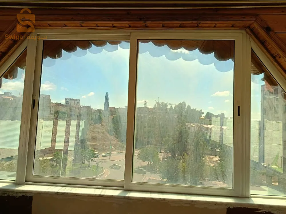 Vend très jolie app haute standing au centre de bouira à côté de l'université