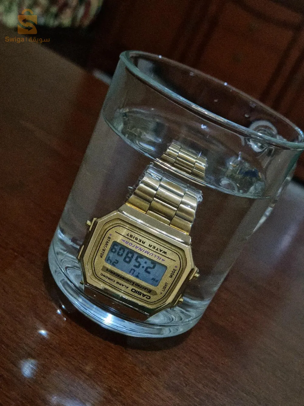 ساعات casio بلونين فضي وذهبي