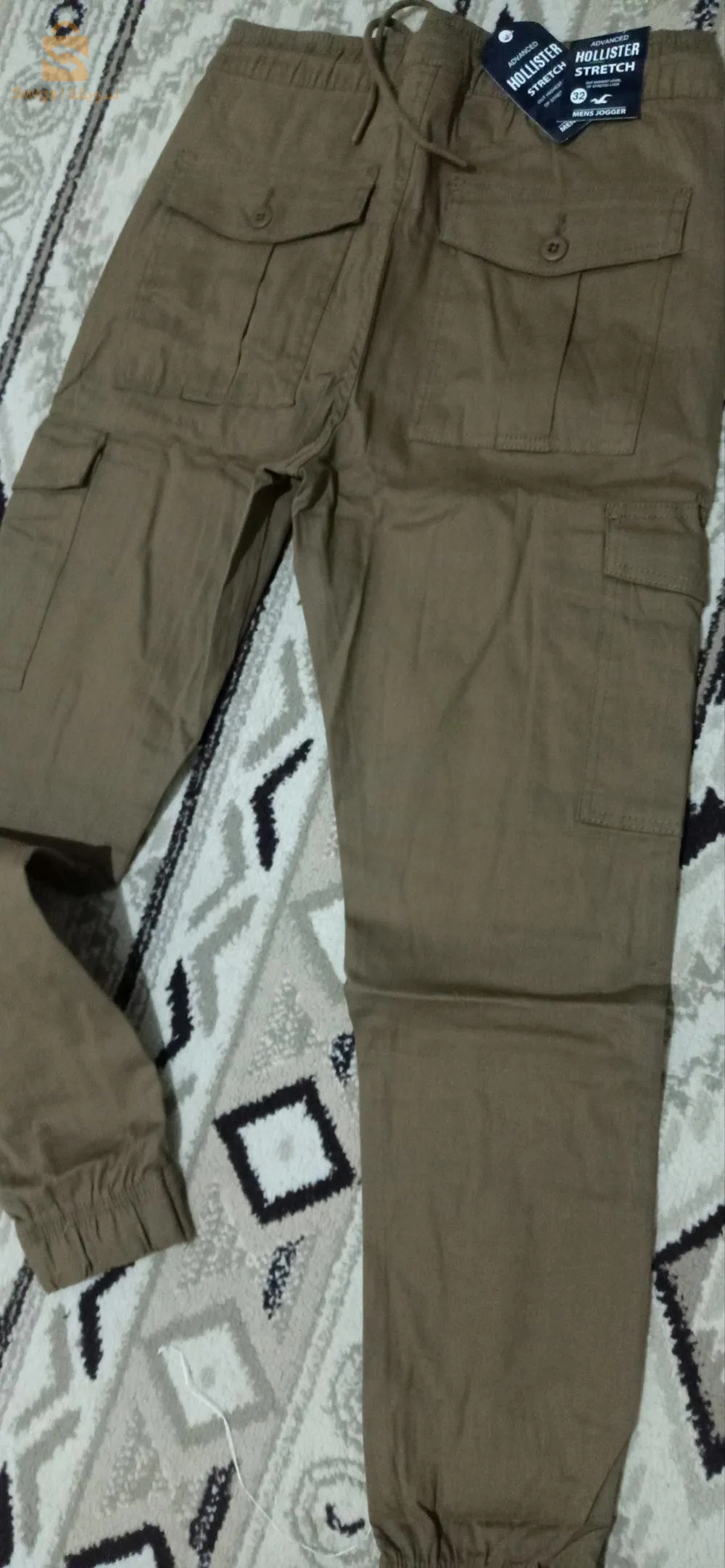 سروال كارغو Hollister 
سومة ماتحكيش لافاار
الاستيكي تيسي لاطوال
طاي 30 حتى 38 
توصيل 58