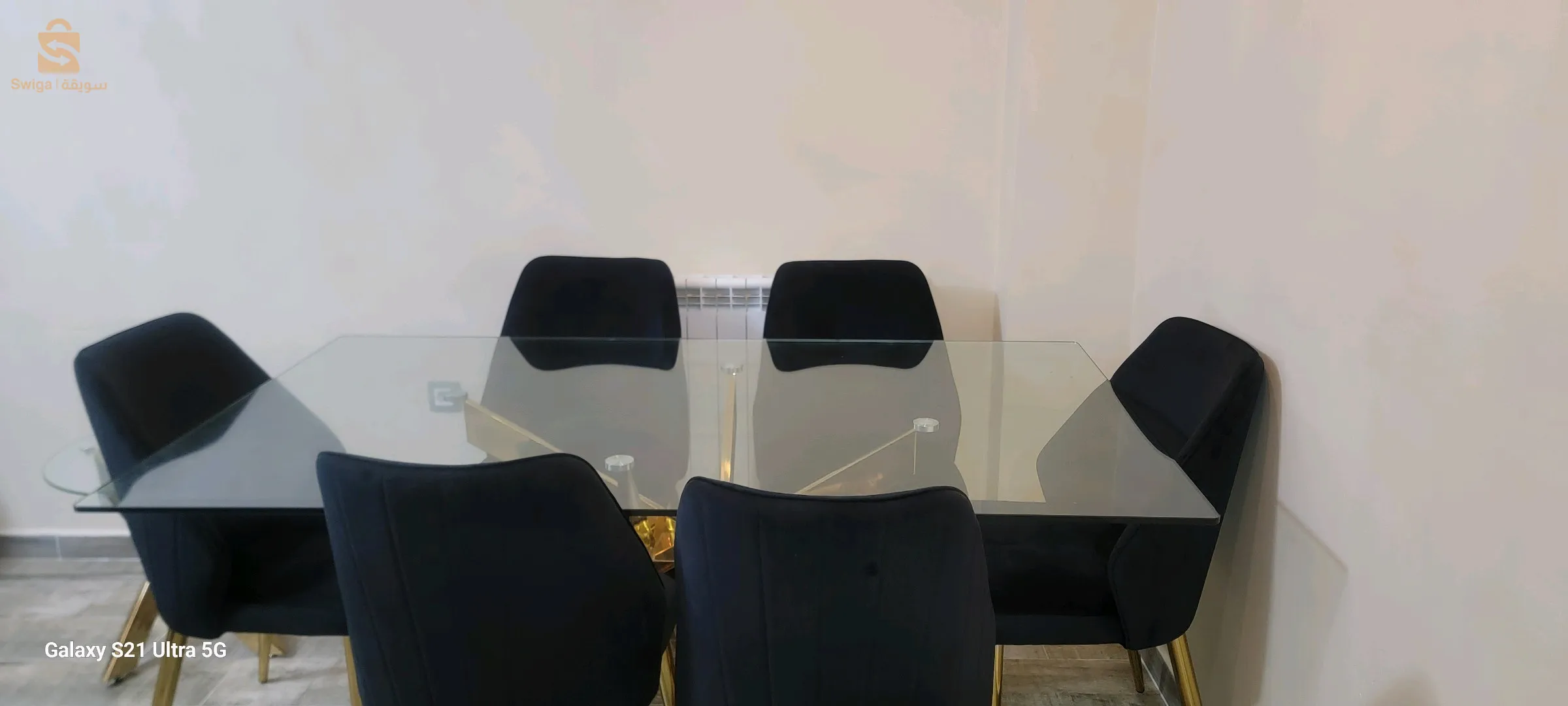 طاولة طعام مع 6 كراسي