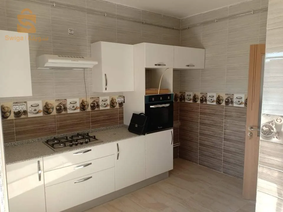 شقة للبيع 88م الطابق الرابع   ايسطو ولاية وهران