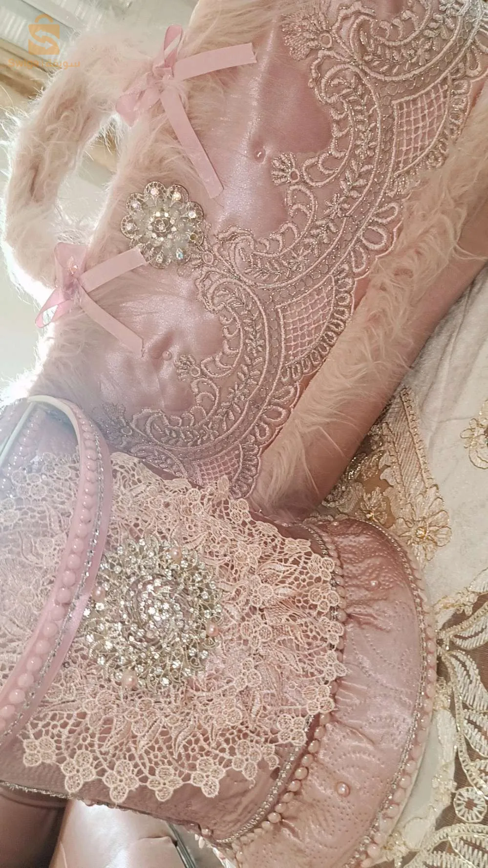 Un ensemble de bain nuptial de 12 pièces,