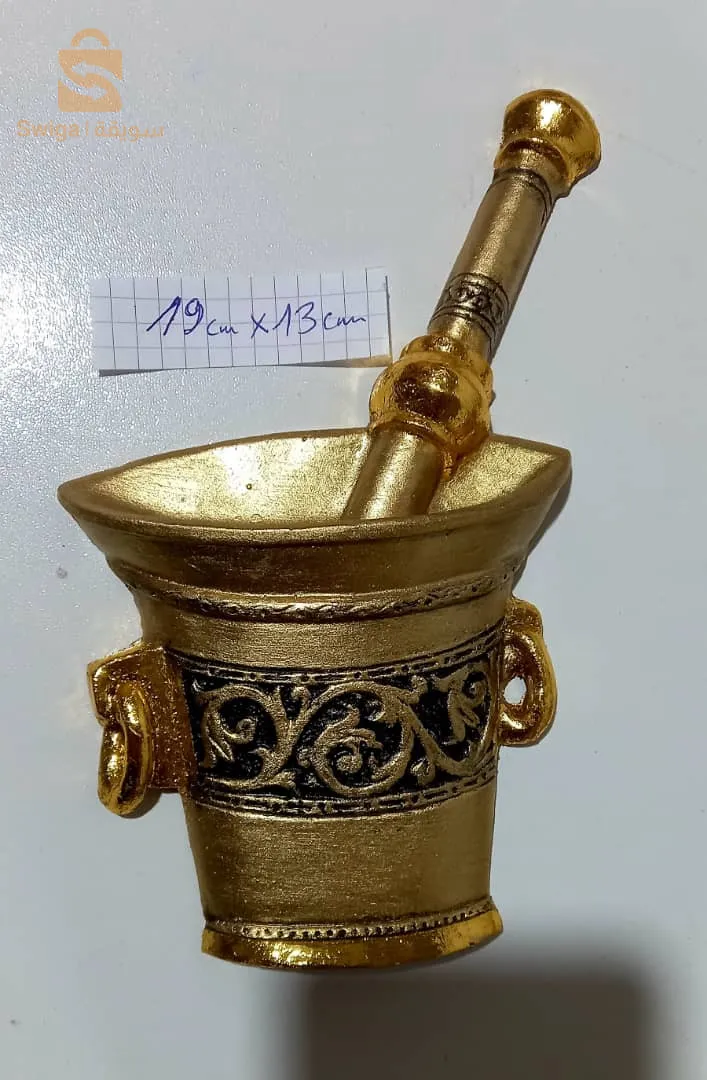 ورشة لصناعة التحف الفنية بجودة عالية
