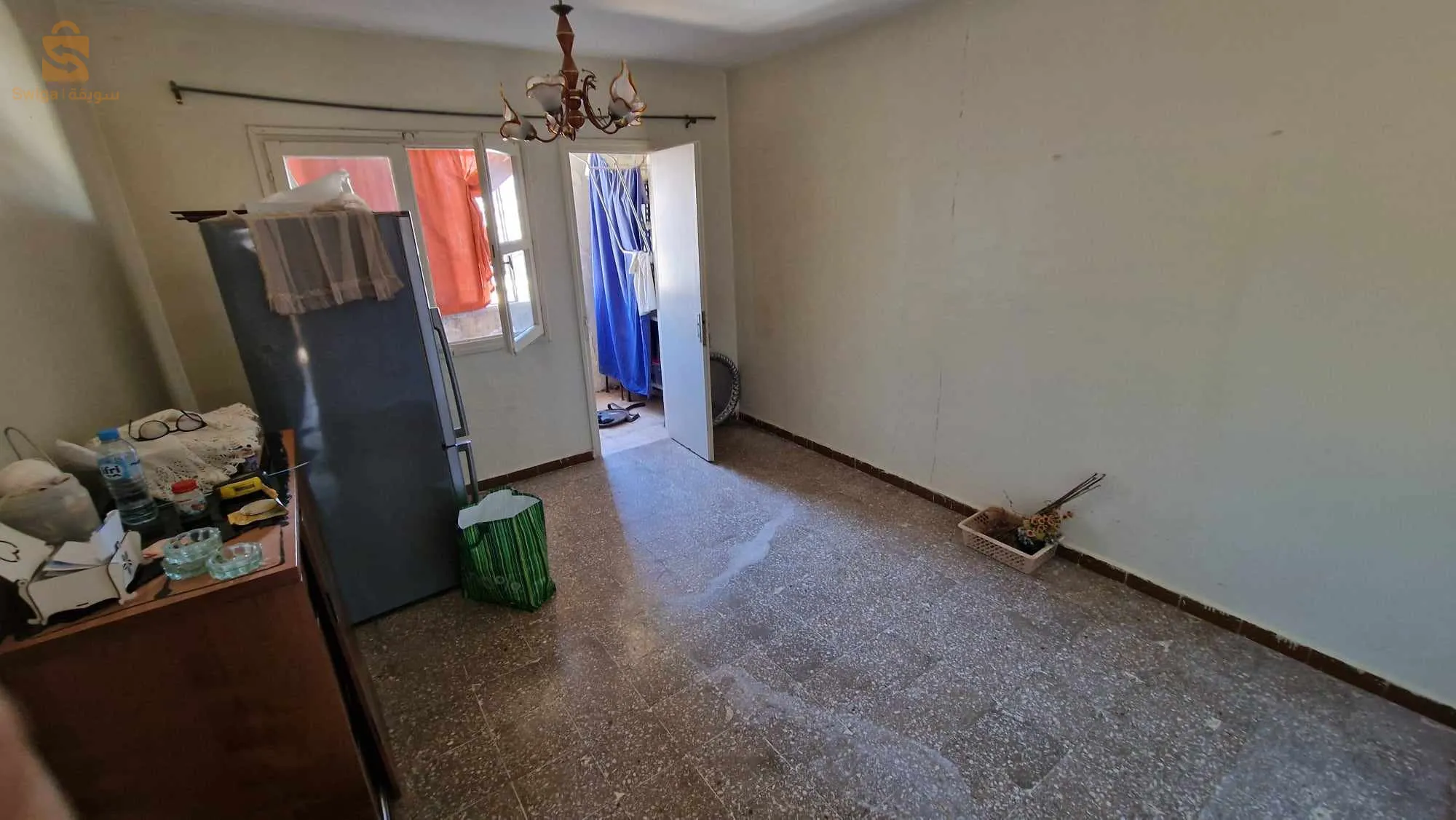 Kayen f5 4eme stage la city 500 sidi amar fog jami3a ( city universitaire ) prix 850 fix ( samou 800 )