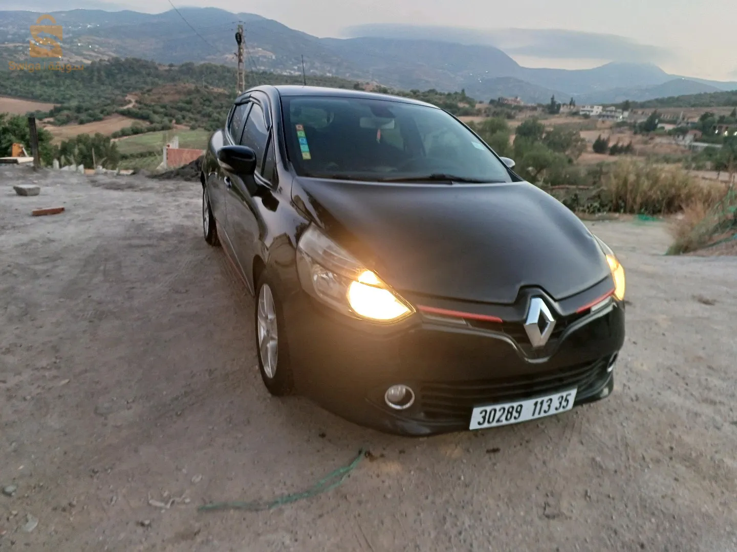 une très belle clio4 fiha raccord f bab arrière côte tt