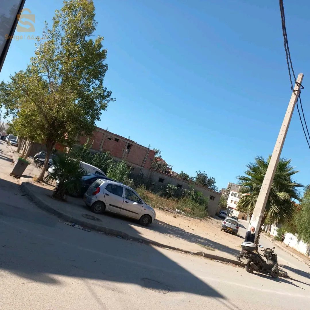 جبتلكم لافار شابة  قطعة ارض في براقي حي دار بوز فيها حوالي  500م فيه  3فصادات
بلاصة تجارية بإمتياز الوثائق عقد ملكية للإستفسار يرجى اتصال 
0555860995
0666694132