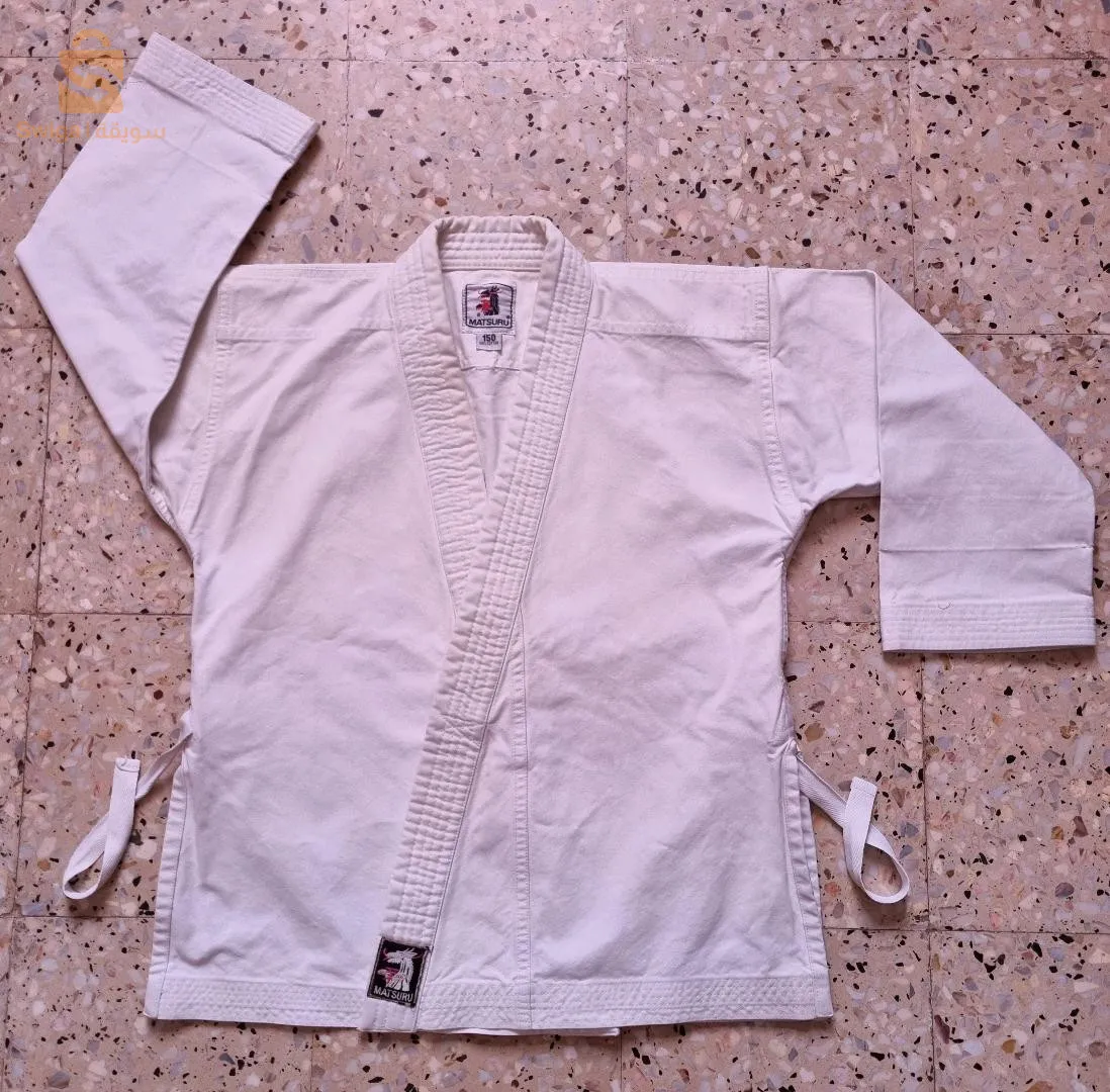 *Kimono SAMORAI T: 3
*Kimono MATSURU (triko bark) T: 150cm
*Protège tibia PETRA T: M