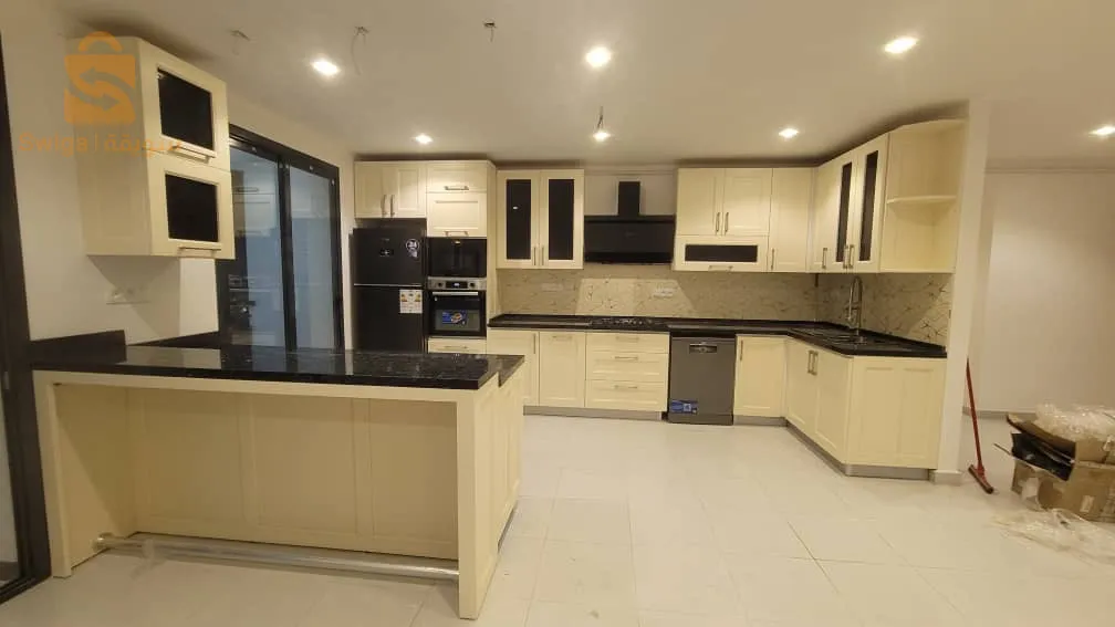 تجهيز المطابخ بديكور عصري