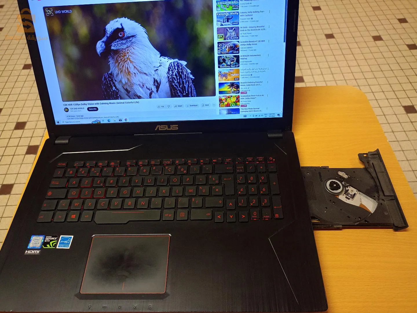 Laptop ASUS i5-7th-hQ 
Ram 8 GB 
Disk dure 512 ssd samsung
Double carte grafique Intel + GTX1050 VRM 4 GB 
Clavier AZRTY Lumenux 💡💡
DVD RW 💽
Ecran FHD (1920 ×1080) 
Battery🔋🔋2h+
Chargeur original Asus 
Laptop 💻💻 etude, disigne, jeux .