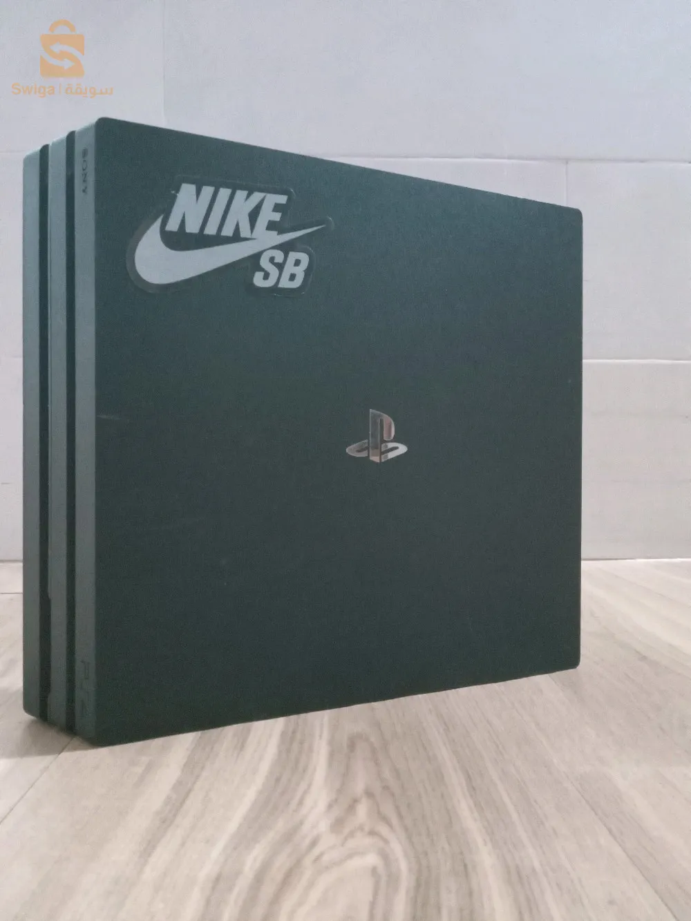 PS4 PRO ORIGINAL+FC24 (PS5 UPGRADE AVAILABLE)  حالة جيدة بسعر 70000 دينار