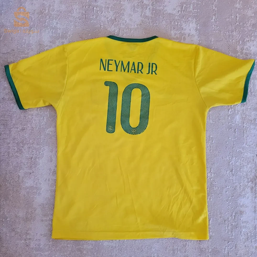 T-shirt neymar jr brazil🇧🇷
taille L xl