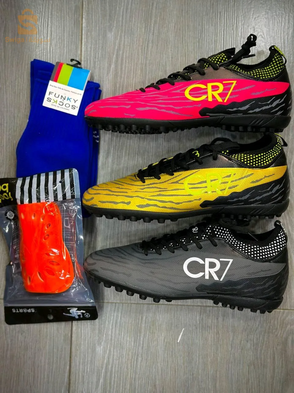 Soulier tout terrain CR7 ( 2 ) (noir non dispo)