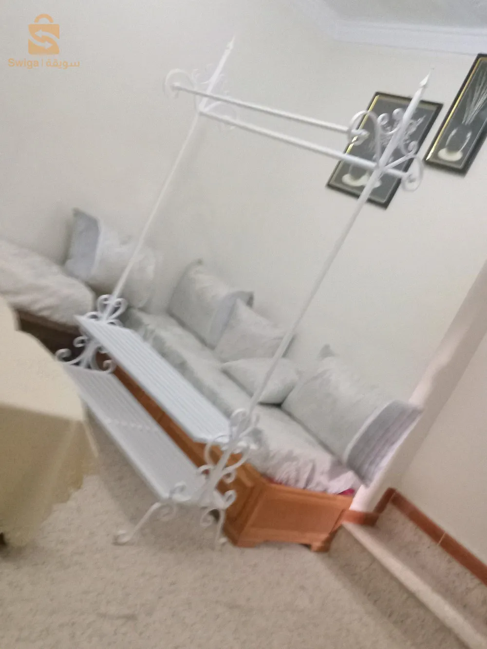 حامل ملابس العروس