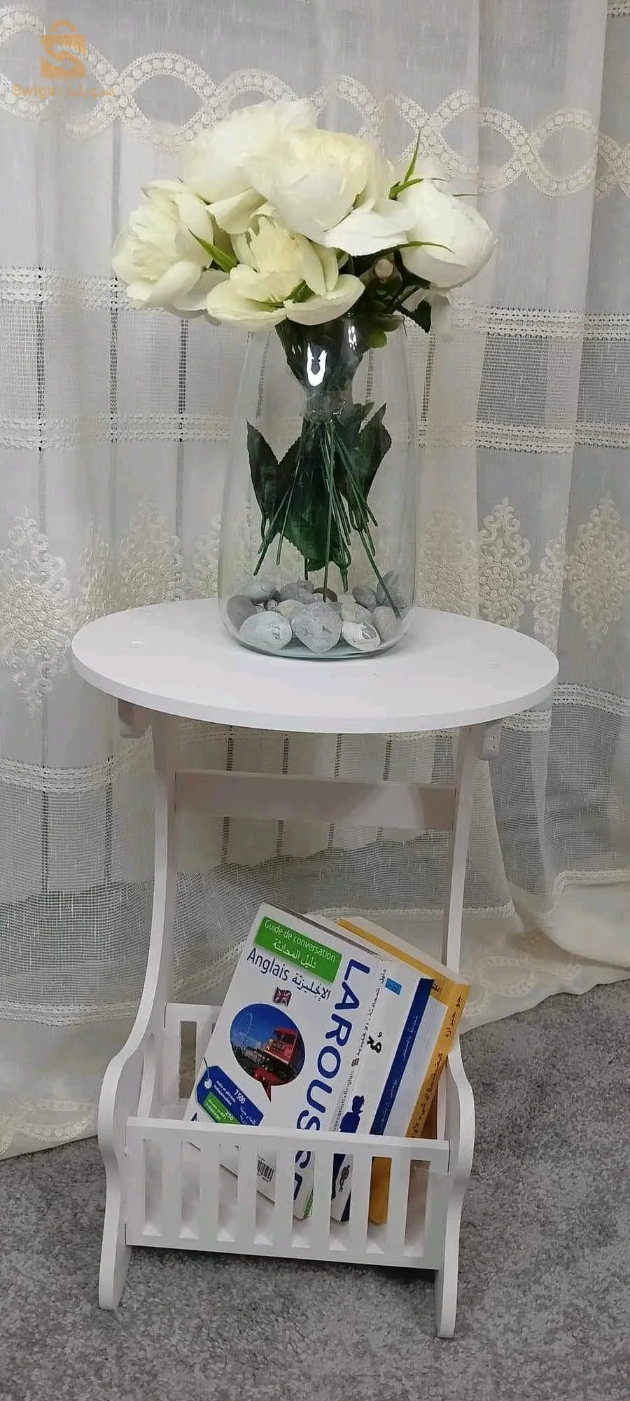 طاولة للتزيين