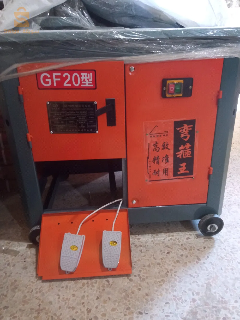 Concrete iron bender