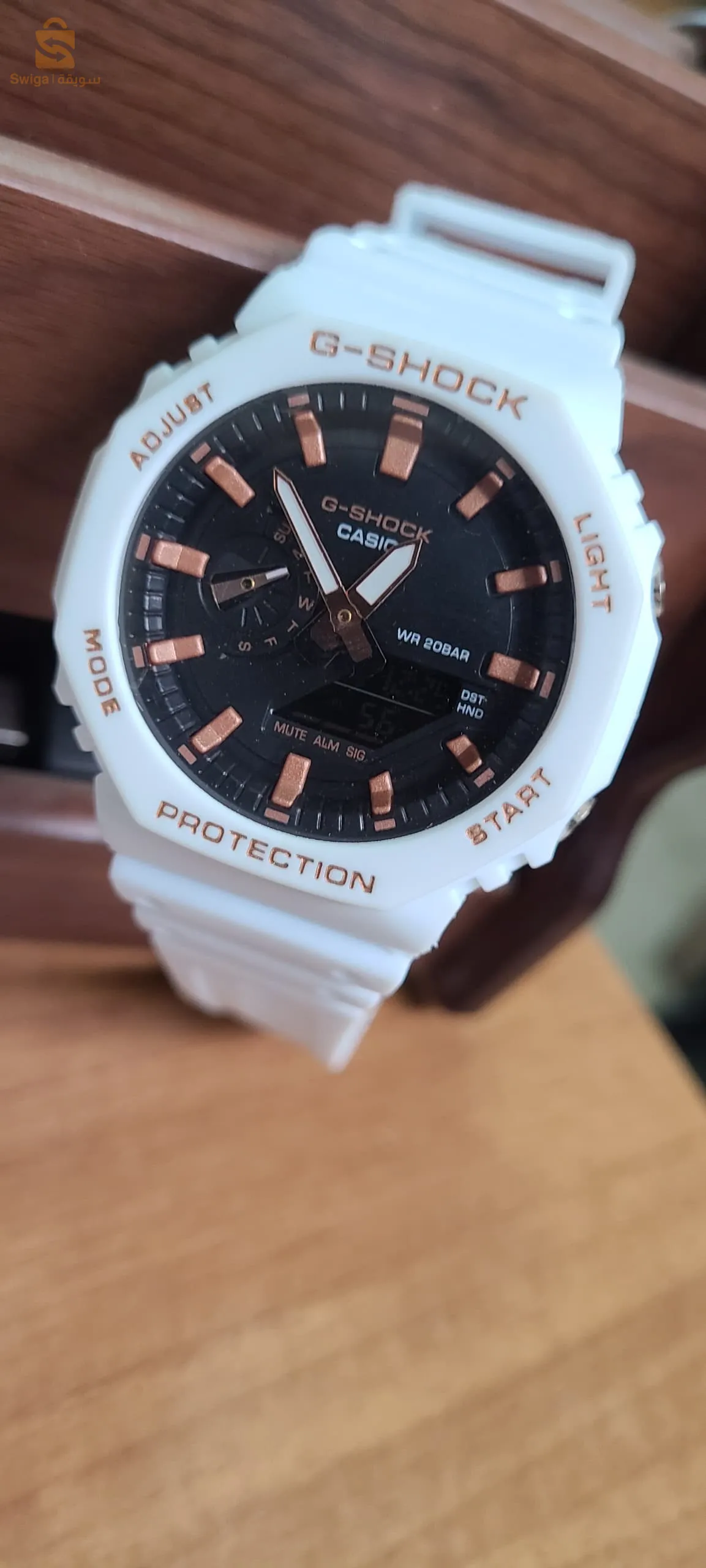 Montre Casio G-Shock Transparant Blanc , Fond noir